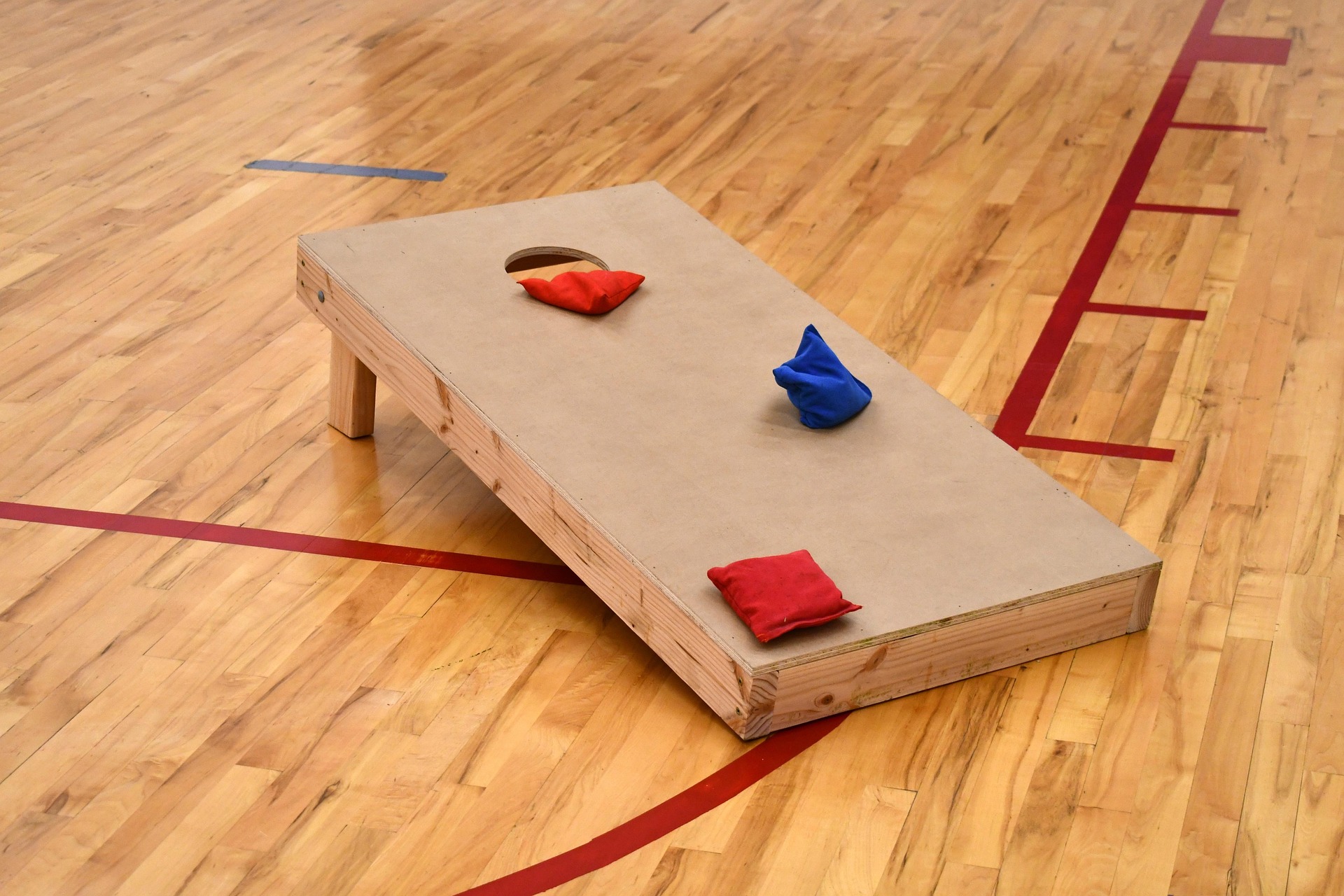 cfarnsworth-corn-hole-3752877_1920